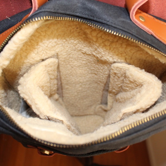 Primeware INC, 3 bottle leather wine tote Backpack - Picture 2 of 15